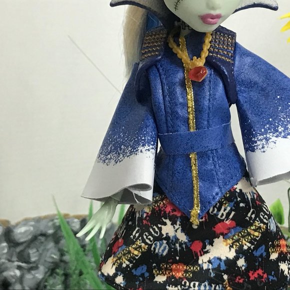 Monster High Frankie Stein - Picture 2 of 6